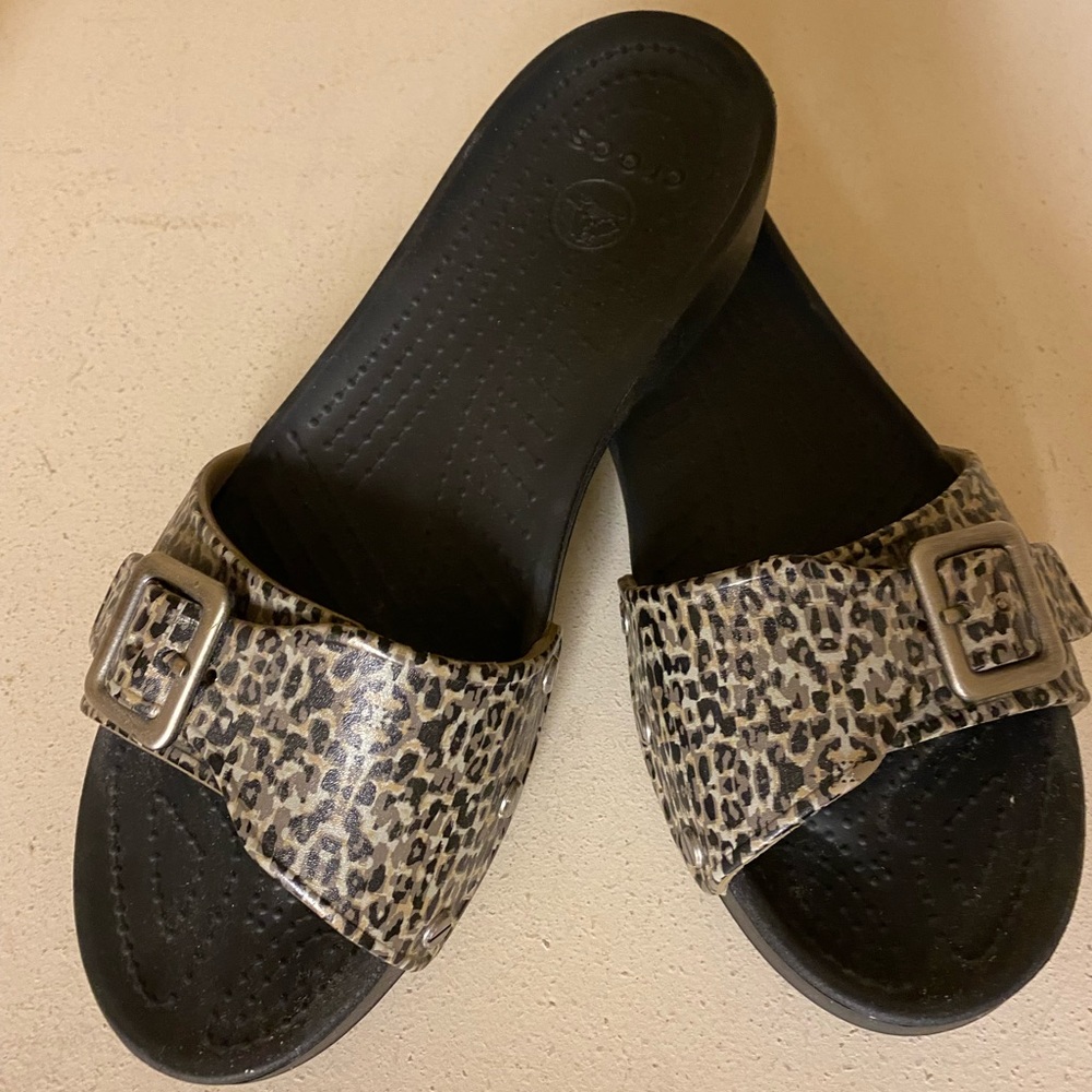Crocs Size 9 Leopard Slides
